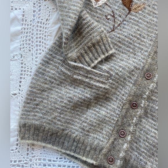 Vintage Mohair Wool Blend Floral Embroidered Sweater / Cardigan - Picture 4 of 9